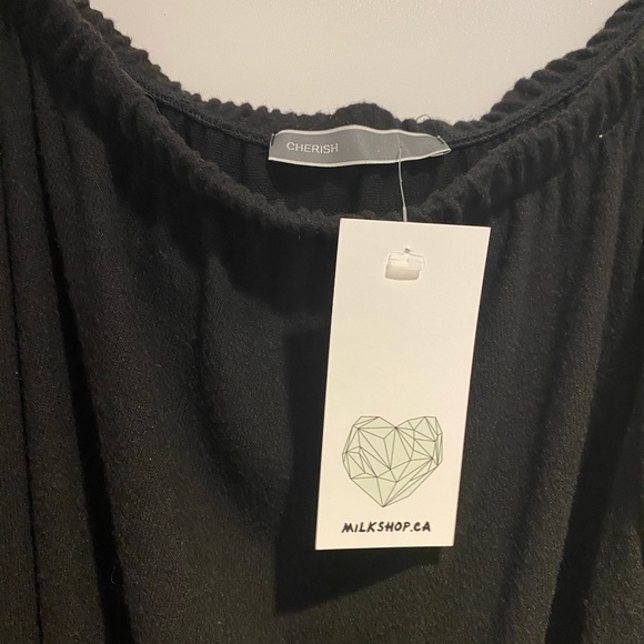 Off the shoulder flowy top - Picture 2 of 4